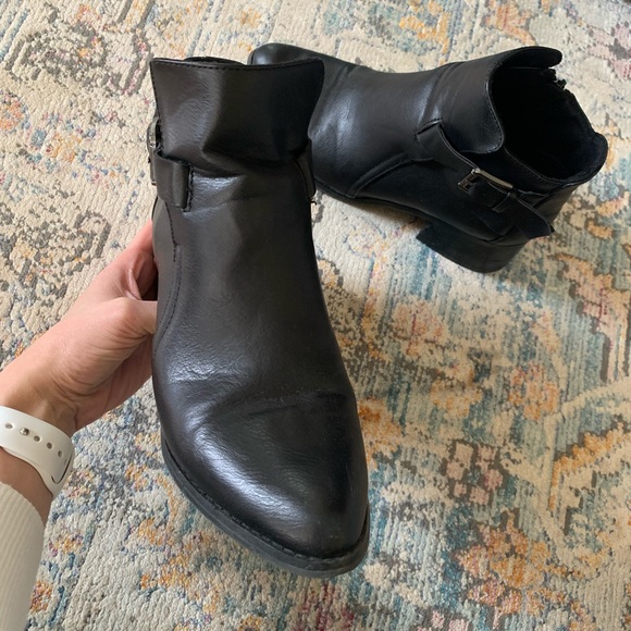 MIA Black Booties - Picture 2 of 8